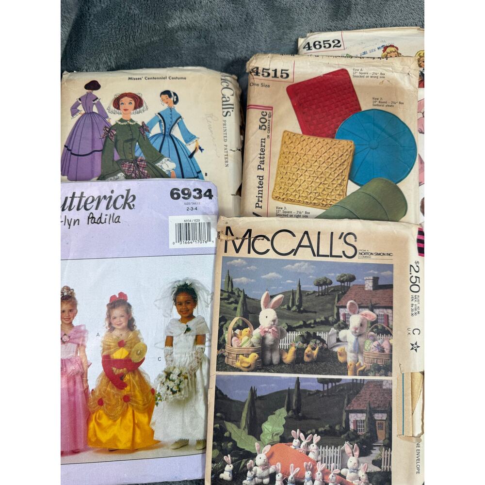 Lot of 20 Vintage Sewing Patterns - Dolls, Costumes, Halloween, Raggedy Ann more